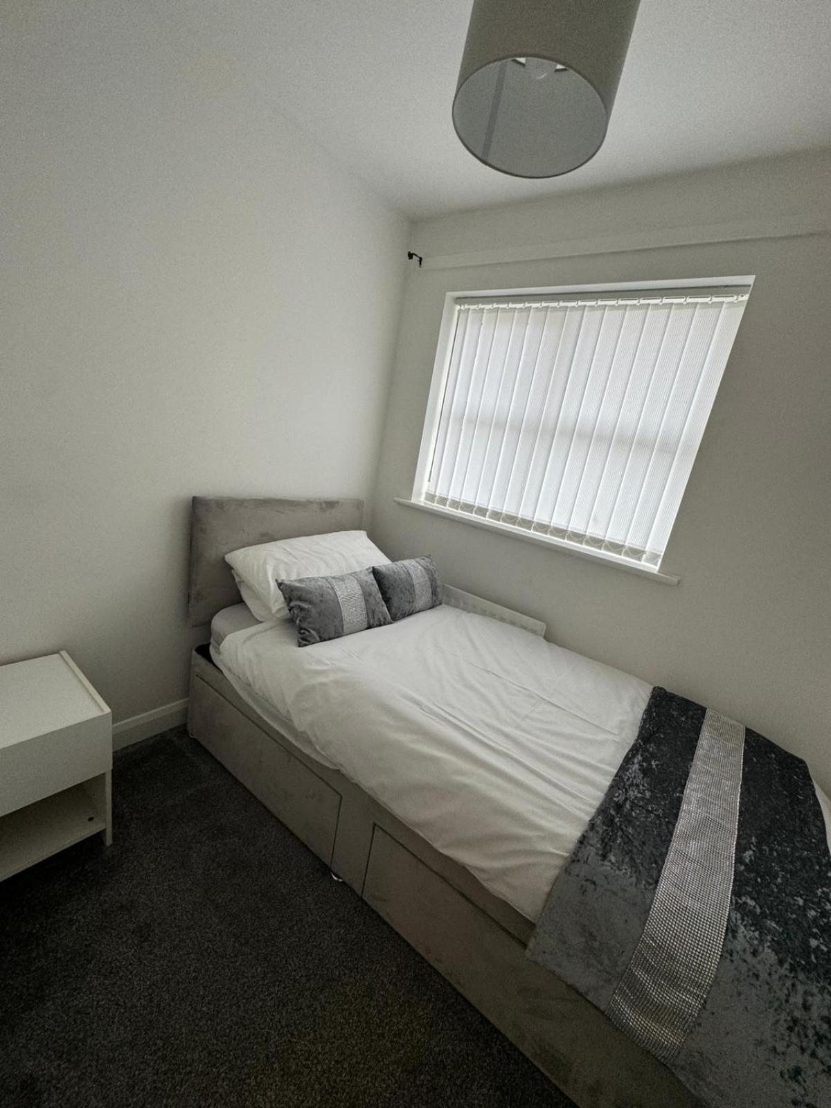 Home Sleeps5-Netflix-Parking-Near City Centre-Etihad-Coop Live مانشستر المظهر الخارجي الصورة