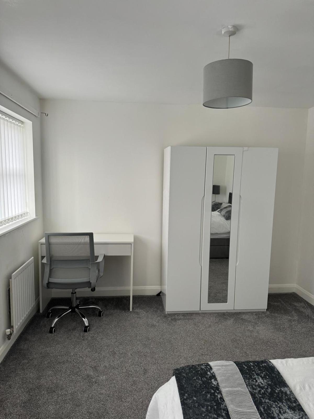 Home Sleeps5-Netflix-Parking-Near City Centre-Etihad-Coop Live مانشستر المظهر الخارجي الصورة